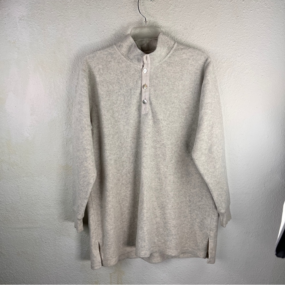 SOFT SURROUNDINGS MENS CREAM FLEECE Abalone buttons pullover. Size Medium
